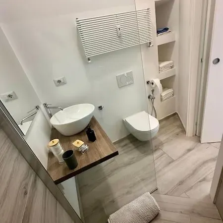 Apartment Chez Moi Como